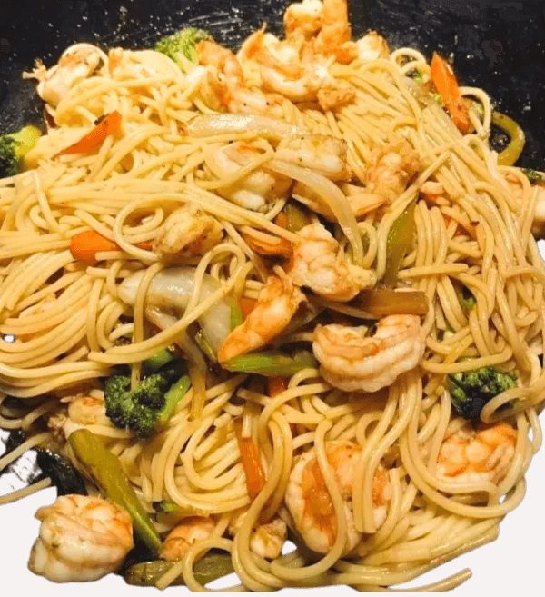 A plate of noodles with shrimp and broccoli.